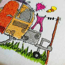Stickdatei Happy Wohnwagen 06